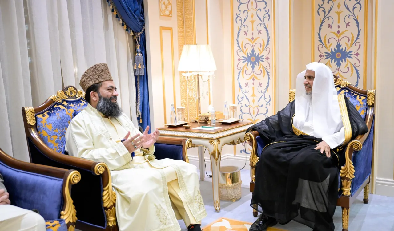 Le Secrétaire général, cheikh Mohammed Al-Issa a reçu ce soir, président de l’Organisation des imams et du Conseil des oulémas du Pakistan, cheikh Abdul Khabeer Azad
