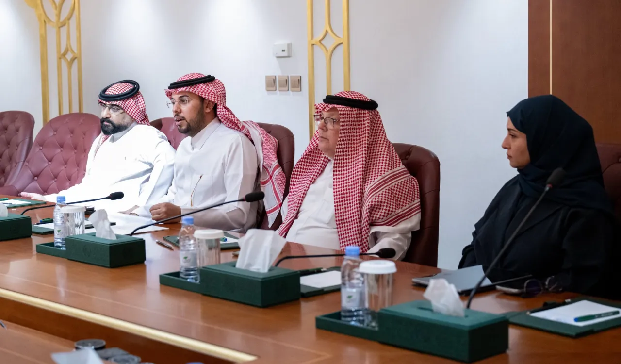 اجتمع مساعدُ الأمين العام للاتصال المؤسسي، الأستاذ عبدالوهاب الشهري، في مقرّ ⁧‫رابطة العالم الإسلامي‬⁩ بالرياض، مع ممثِّل المفوضية السامية للأمم المتحدة لشؤون اللاجئين لدى دُوَل مجلس التعاون الخليجي، ومستشارِه للتمويل الإسلامي، الدكتور خالد خليفة