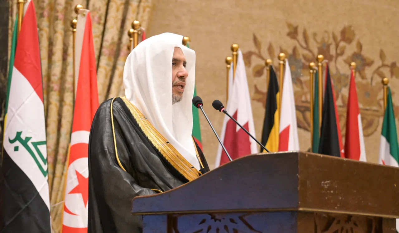 لقطات من مشاركة معالي الأمين العام، رئيس هيئة علماء المسلمين، الشيخ د.⁧‫محمد العيسى‬⁩ ‬⁩، بصفته ضيف الشرف، في افتتاح ندوة "دَور القيادات الدينية في مواجهة العنف ضد المرأة"