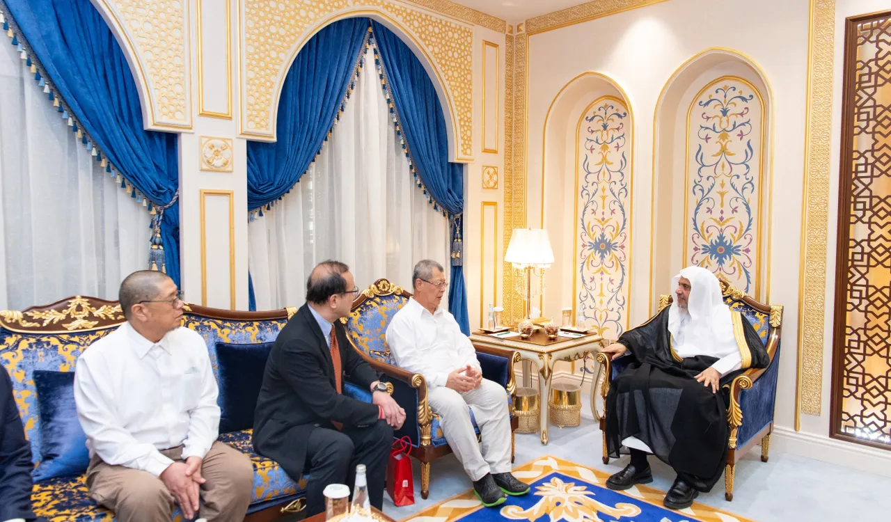 سیکرٹری جنرل رابطہ اور چیئرمین مسلم علماء کونسل عزت مآب شیخ ڈاکٹر محمد العيسى نے مکہ مکرمہ میں اپنے دفتر میں  تائی پے میں اسلامی جمعیت کے صدر اور ان کے ہمراہ وفد کا استقبال کیا۔