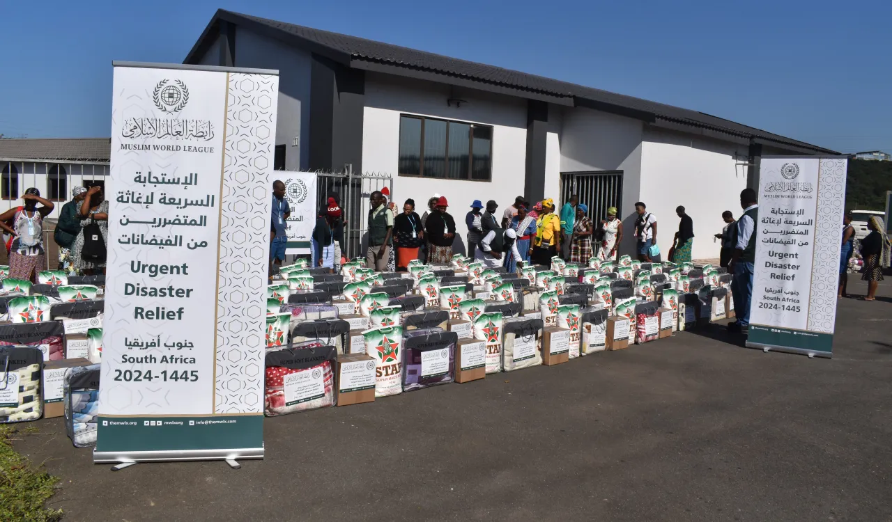 The MuslimWorldLeague has completed an Urgent Disaster Relief program to help those affected by floods, in which aid convoys were dispatched to five areas providing the affected population with food baskets and winter supplies.