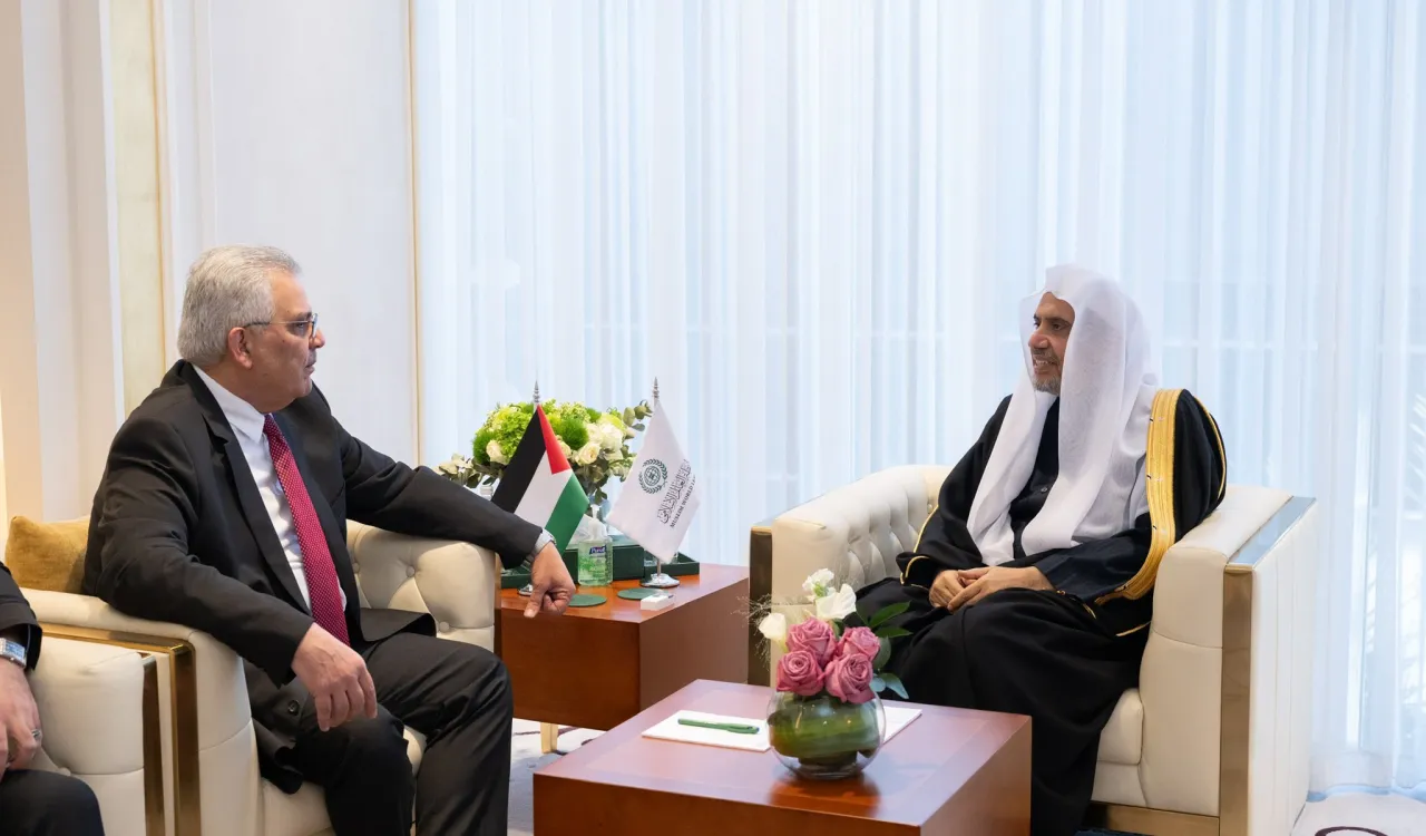 جناب دبیرکل، و رئیس انجمن علمای مسلمین، آقای دکتر شیخ محمد العیسی , در دفتر خود در ریاض میزبان جناب سفیر دولت فلسطین در عربستان سعودی