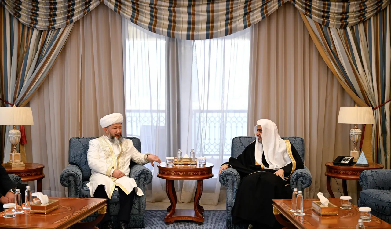 His Excellency Sheikh Dr. Mohammed Al-issa  , Secretary-General of the Muslim World Leaguemet with His Eminence Sheikh Nauryzbai Kazhy Taganuly, the General Mufti and Grand Imam of the Republic of Kazakhstan, and the accompanying delegation in Jeddah.
