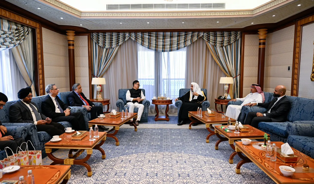 Yang Mulia Sekretaris Jenderal LMD, Ketua Organisasi Ulama Muslim, Dr. Mohammed Alissa   , menerima kunjungan Yang Mulia Menteri Urusan Minoritas dan Urusan Parlemen Republik India, Tuan Kiren Rijiju