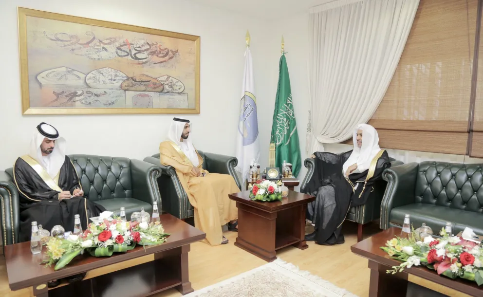 HE the MWL’s Secretary General Dr. Mohammad Alissa met at his office this morning the UAE Ambassador HE Shakhboot bin Nahyan Al-Nahyan. They discussed issues of common interest.