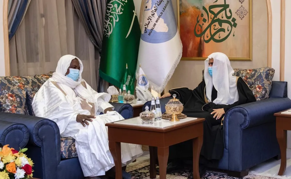 الدكتور العيسى يستقبل المنسق العام لتجمع أهل السنة والجماعة في مالي