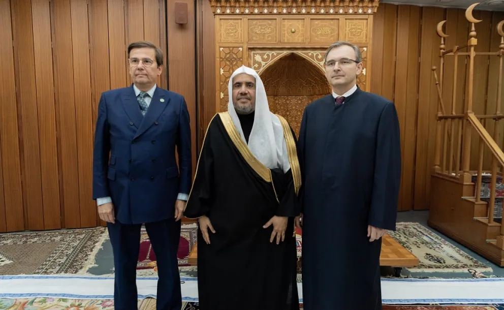 Les responsables de la mosquée d’Helsinki en Finlande ont reçu MohammadAlissa pour une rencontre ouverte avec les musulmans locaux en vue de souligner l’importance de l’intégration positive dans le respect du système du pays et de la culture dominante.