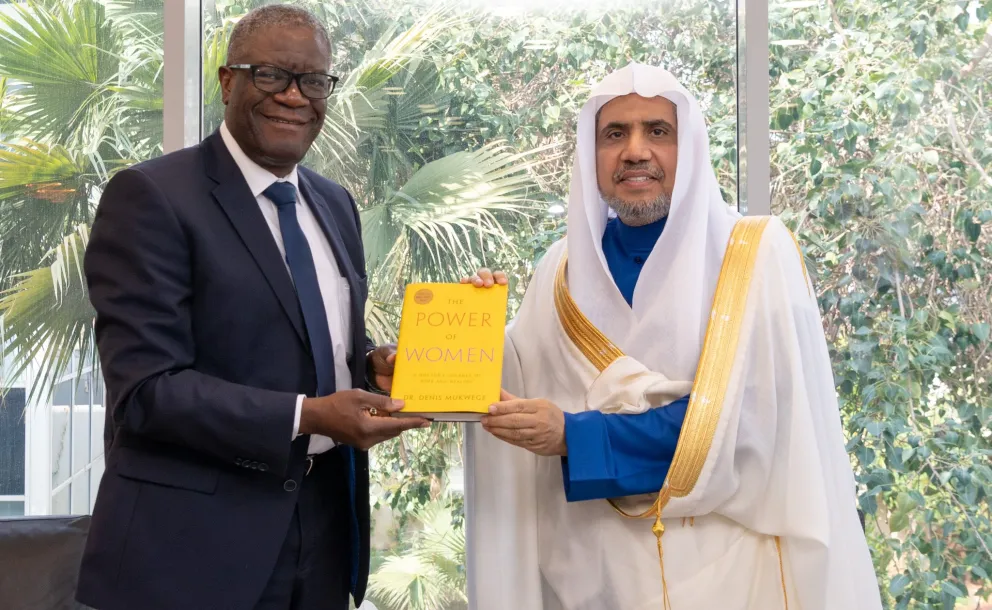 Aktivis internasional & peraih Nobel Perdamaian, Dr. Denis Mukwege memuji isi Piagam Makkah, dalam kunjungannya ke Sekjen LMD, Syekh Dr.Mhmd Alissa di kantornya di Riyadh. Dr. Mukwege menghadiahkan bukunya “The Power of Women: A Doctor's Journey of Hope & Healing” kepada beliau.