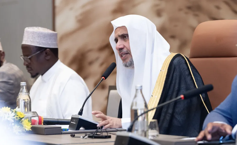 تعتني ⁧‫رابطة العالم الإسلامي‬⁩ بالجاليات الإسلامية حولَ العالَم، وتعمَلُ على تعزيز حضورِها الفاعِل في مُجتمعاتِها، بما يُجسّد قِيَم الإسلام في الاعتدال والتعايُش