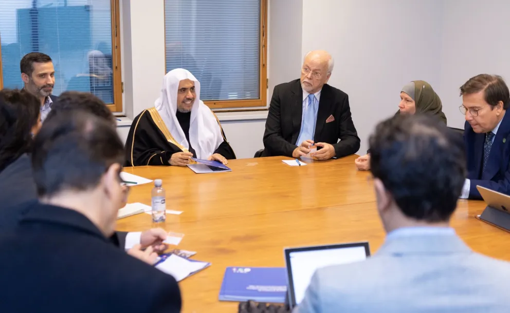 En Finlande à Helsinki Mohammad Alissa a rencontré les membres du «Forum national pour l’entraide entre les adeptes de religions de cultures» pour confirmer le respect de la différence la formation de personnes sur l’éthique nationale et sur les dénominateurs communs humains.