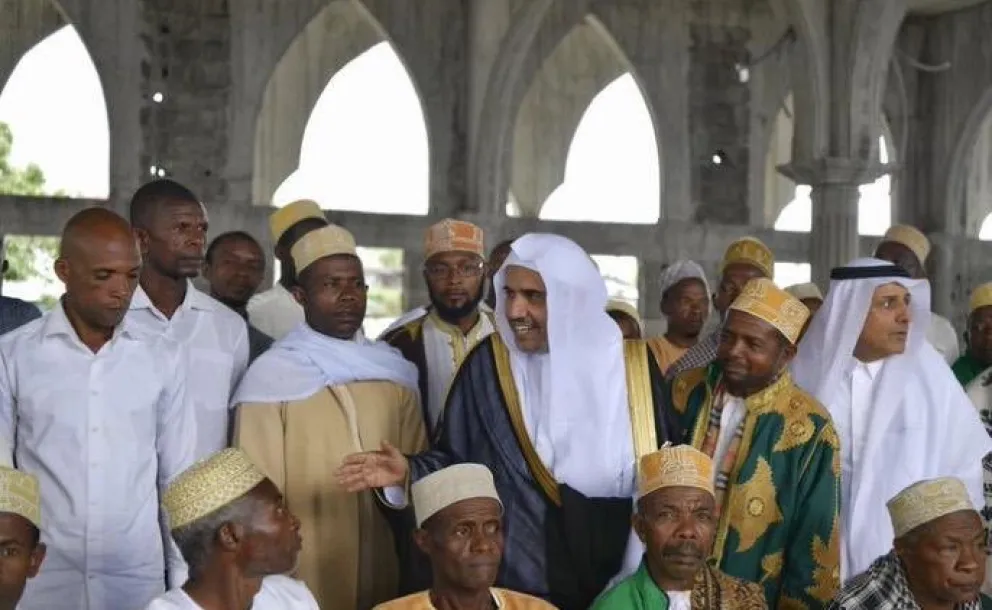 Dans le cadre de sa mission umanitaire , la LIM fournit une aide sanitaire essentielle en soutien aux #Comores. https://t.co/x38UWgNc6X