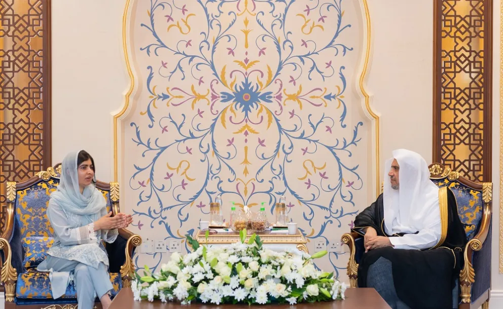 His Excellency Sheikh Dr. Mohammad Al-Issa meets with the youngest Nobel Prize laureate, Malala Yousafzai. 