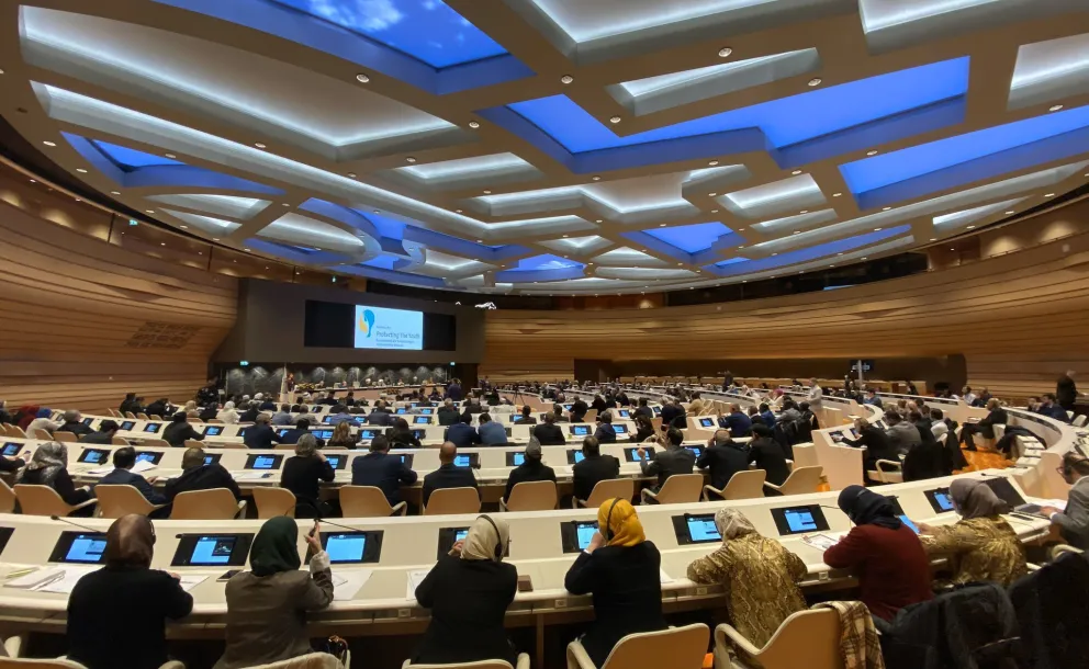 La LigueIslamiqueMondiale lance au siège des Nations-Unies à Genève le congrès :”les initiatives à prendre pour protéger la jeunesse de l’idéologie extrémiste et violente”, en présence de représentants religieux, de responsables politiques et d’intellectuels du monde entier.