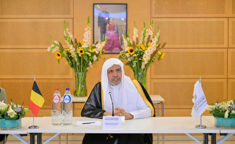 لقطاتٌ من الحوار المُوسّع مع معالي الأمين العام، رئيس هيئة علماء المسلمين، فضيلة الشيخ د.⁧‫محمد العيسى‬⁩ ‬⁩، باستضافة وزارة الخارجية البلجيكية، في قصر "إيقمونت"