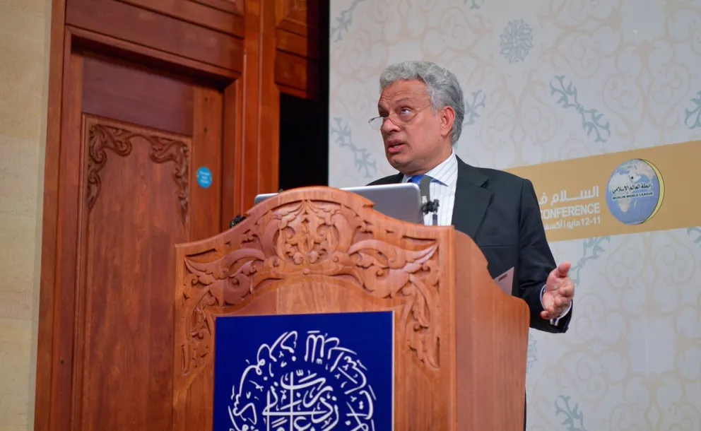 President, Oxford Centre for Islamic Studies, Oxford University, Dr. Farhan Nizami addresses the gathering at the Conference on Peace In The Revealed Religions organized by the MWL at the Auditorium of the University. 