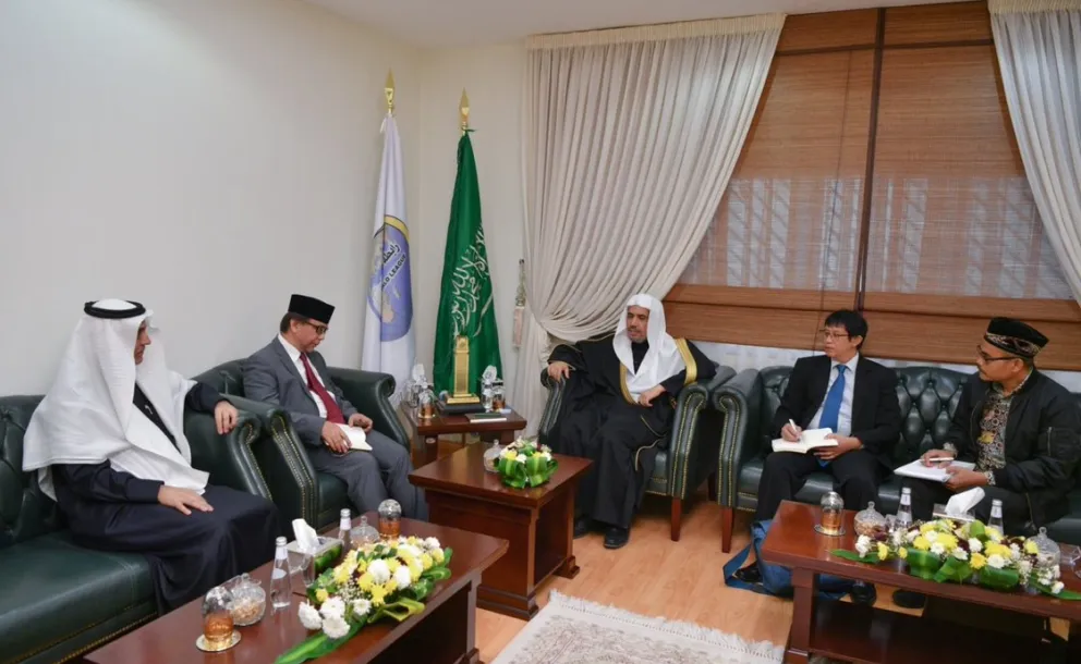 In his office in Riyadh, HE the Secretary General Sheikh Dr. Mohammad Alissa meet editors of the largest Indonesian newspapers in a comprehensive dialogue where a number of topics of common interest were discussed