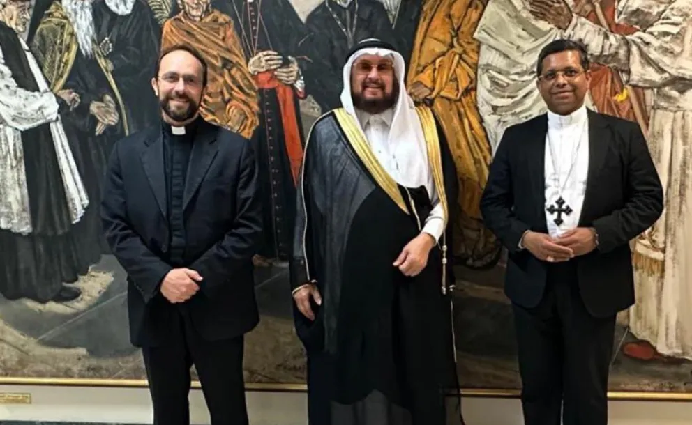 Today, His Excellency Dr. Abdulaziz Sarhan, Advisor and Coordinating Commissioner of the Muslim World League to the Vatican, participated in the inauguration ceremony of Pope Leo XIV.