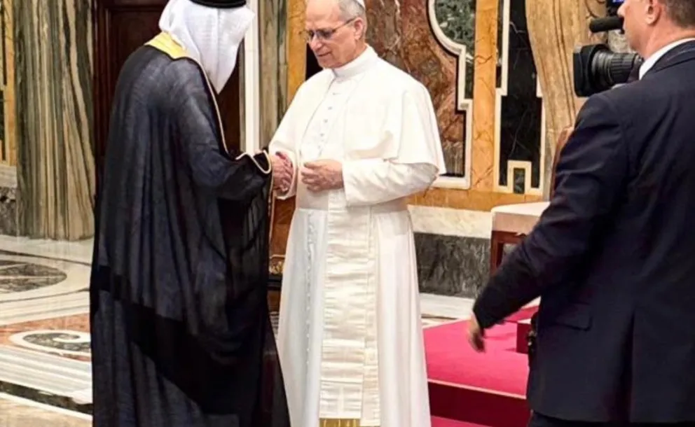 His Excellency Dr. Abdulaziz Sarhan, Advisor and Coordinating Commissioner of the MWL to the Vatican, met with His Holiness Pope Leo XIV at the Vatican headquarters. 