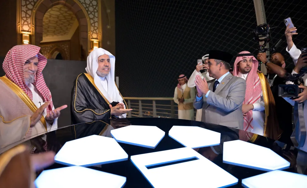 Syekh Dr. Mohammed Al-Issa , meluncurkan Platform digital “Minhaj” yang dikembangkan oleh Liga Muslim Dunia, yang mencakup aplikasi Islami komprehensifnya, di Tower Jam, Makkah