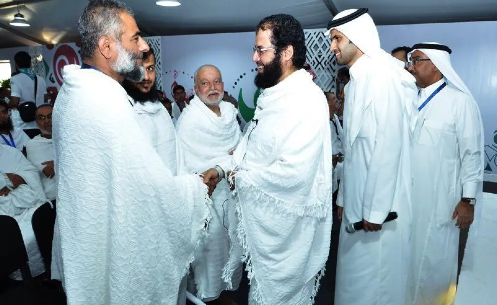 ‏تقبل اللهُ من حُجـاج بيت الله حجَّهم، وغفر ذنبَهُم .. "وعيـدُ الجَميـع سَــعيدٌ ومبـاركٌ" 