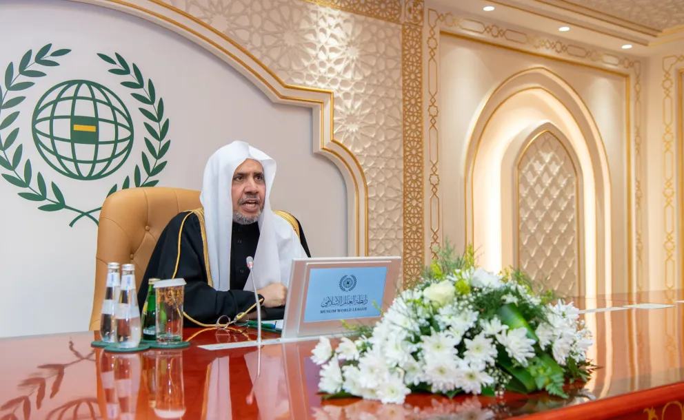 Yesterday at the Muslim World League headquarters in Makkah, His Excellency Sheikh Dr. Mohammad Al-Issa delivered a lecture to a delegation from Muslim minority students in European universities