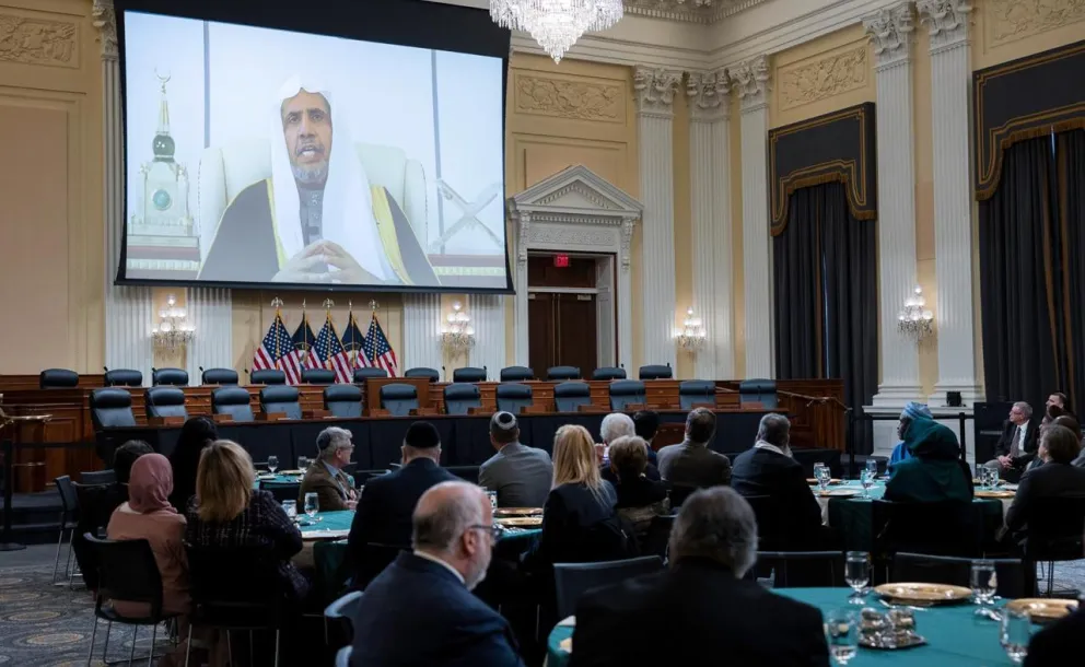 La Ligue islamique mondiale rassemble les représentants des religions et les décideurs politiques lors du premier dîner d’iftar du Ramadan au Congrès américain