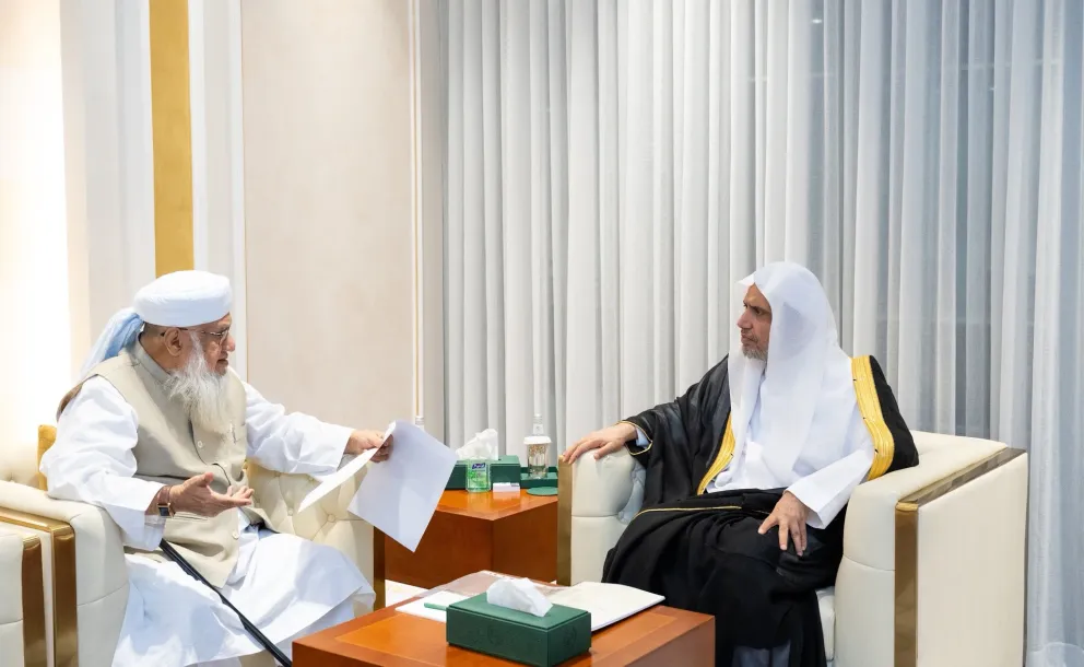 استقبل معالي الأمين العام، رئيس هيئة علماء المسلمين، فضيلة الشيخ د.⁧‫محمد العيسى‬⁩‬⁩، مساء اليوم، فضيلة رئيس جامعة دار العلوم في الهند الشيخ العلامة خليل الرحمن سجاد النعماني الندوي