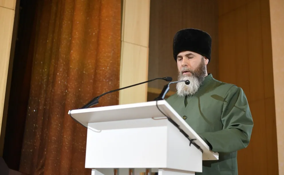 Cheikh Salah Mezhiev Mufti de la Tchétchènie durant le congrès de la Ligue à Moscou