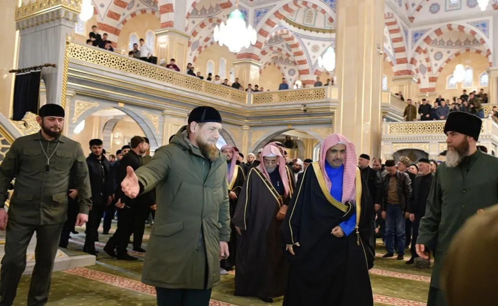 Le Président Tchétchène demande au cheikh D. Mohammad Alissa d’effectuer le sermon du Vendredi dans la grande mosquée de Grozny en présence des savants et des Muftis du monde musulman.