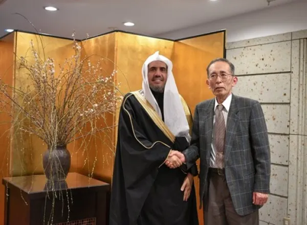 HE MWL SG Dr. Alissa meets in Japan Peace Reseach &amp; Hiroshima documents Bomb amounting to 10000 used for multi purposes, including medical &amp; social ones