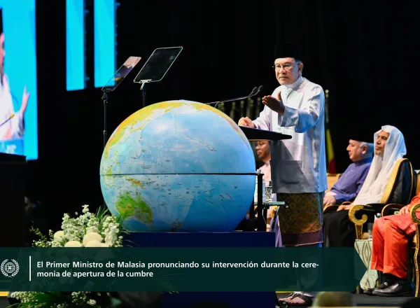 Fotos de la tercera Cumbre internacional de líderes religiosos, con la participación del Secretario General, Presidente del Consejo de Ulemas, el Sheij Dr. Mohammed Al-Issa como orador principal en la ceremonia de apertura