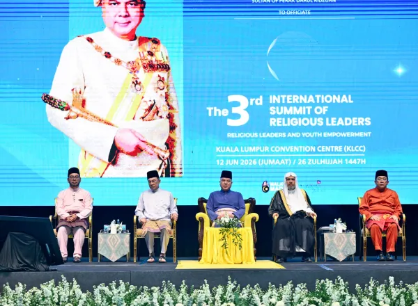صور من القمة الدولية الثالثة للقيادات الدينية، بمشاركة معالي الأمين العام، رئيس هيئة علماء المسلمين، فضيلة الشيخ د. ⁧‫محمد العيسى‬⁩ ‬⁩ متحدثا رئيسيا في حفل الافتتاح