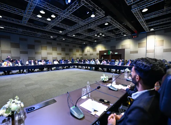 Al margen de la tercera Cumbre internacional de líderes religiosos: El Secretario General, el Sheij Dr. Mohammed Al-Issa se reunió, en la capital malasia, Kuala Lumpur, con jóvenes líderes entre estudiantes universitarios e investigadores