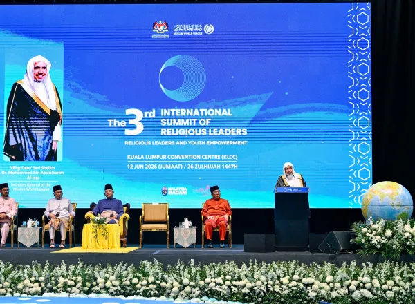 Le Secrétaire général de la Ligue islamique mondiale prononce une allocution d’ouverture lors du 3ème Sommet international des responsables religieux à Kuala Lumpur