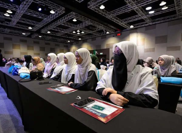 Le Secrétaire général, cheikh Mohammed Al-Issa a inauguré les travaux de la conférence internationale intitulée : « La foi à la lumière de la science et des preuves contemporaines », en présence de nombreux éminents oulémas, chercheurs et intellectuels