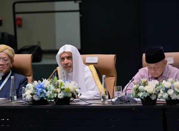 Le Secrétaire général de la Ligue islamique mondiale inaugure la quatrième session du Forum du Conseil des oulémas de l’ASEAN et lance le projet d’enseignement de la langue arabe destiné aux mémorisateurs du Coran dans la région
