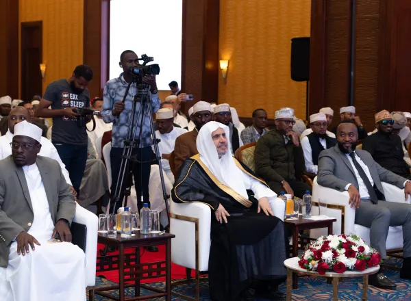 His Excellency Sheikh Dr. Mohammed Al-issa, Secretary-General of the MWL and Chairman of the Organization of Muslim Scholars, honored the winners of the World Elite Reciters of the Ten Qira’at Competition