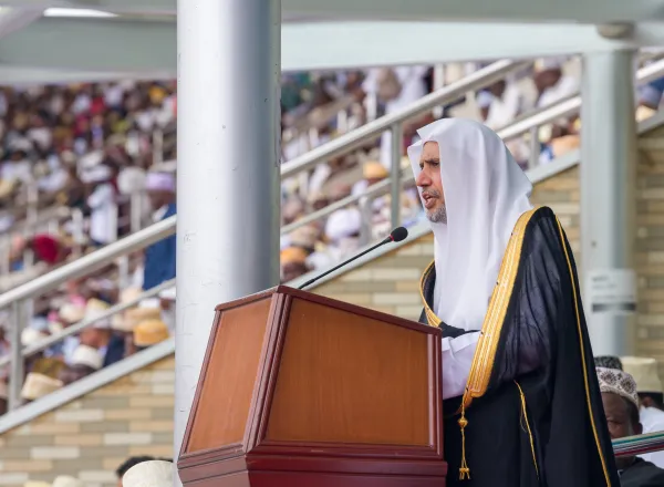 The main stadium in Dar es Salaam hosts the memorizers of the Holy Quran. This event, characterized by a unique Quranic scene, welcomed over 60,000 participants and invitees.