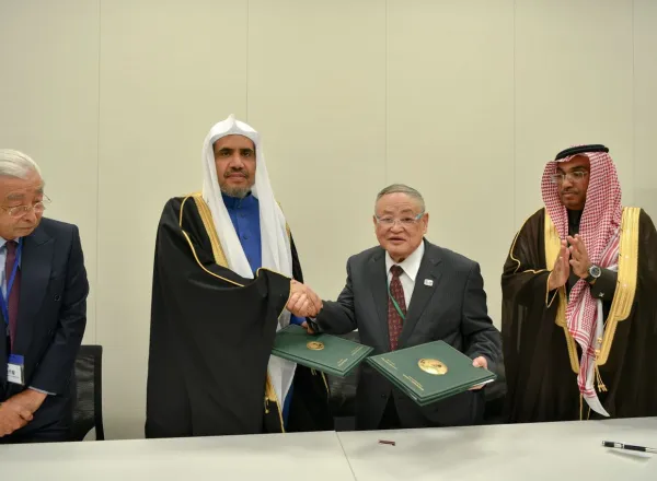 The Muslim World League "exclusively" supervises the handling and preparation activities of HALAL food in Japan