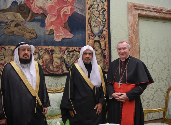 جانب من الاستقبالThe Vatican Secretary of State, Cardinal Pietro Parolin, received at his office today the MWL's Secretary General, Dr Mohammad bin Abdulkarim Alissa
