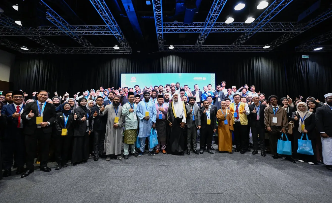 رابطہ عالم اسلامی کے سیکرٹری جنرل کی آسيان ممالک کے نامور نوجوان رہنماؤں سے ملاقات