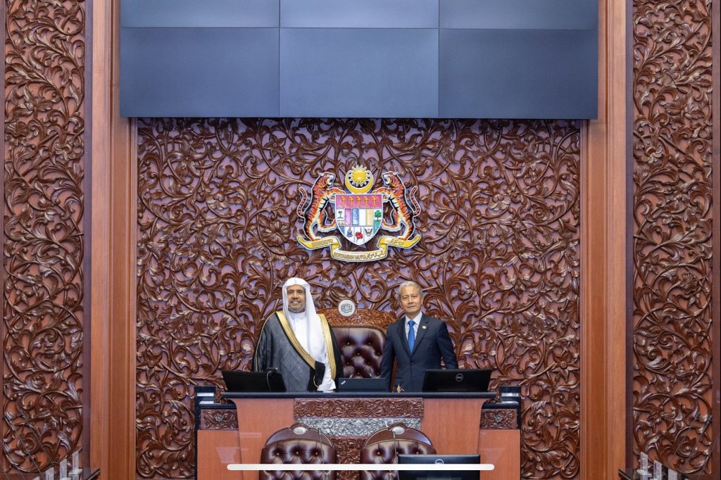 A Kuala Lumpur, Azhar Azizan le président du Parlement malaisien reçoit  Mohammad Alissa