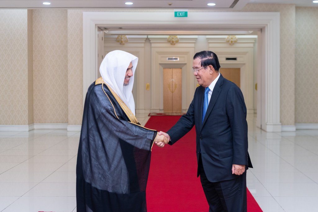 Hun Sen le Premier-ministre cambodgien a reçu Mohammad Alissa qui a salué l'harmonie de la communauté cambodgienne dont la composante islamique est une composante à part entière et dont les spécificités religieuses sont respectées.