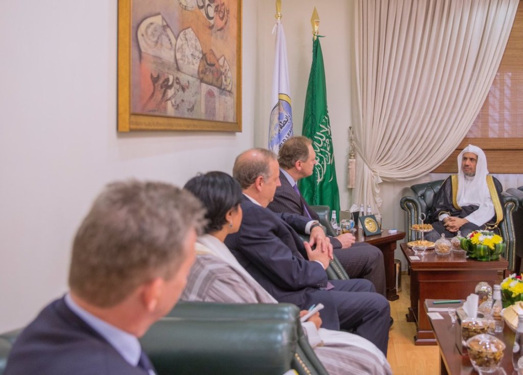 HE Sheikh Dr. Mohammad Alissa, MWL SG receives simultaneously both Their Excellencies the Ambassadors of Australia and Canada to the Kingdom of Saudi Arabia at their Excellencies' own request for reviewing the issues of mutual concern.