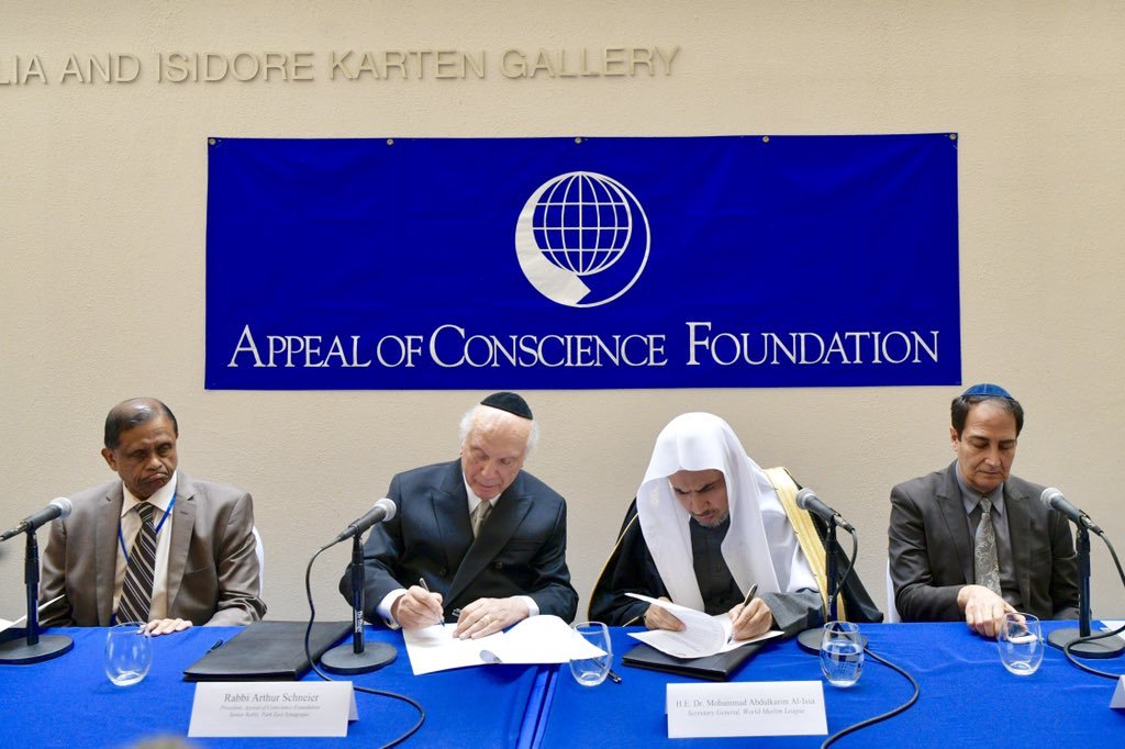 D. Mohammad Alissa signe un accord entre la Ligue Islamique Mondiale la fondation «L’appel de conscience»