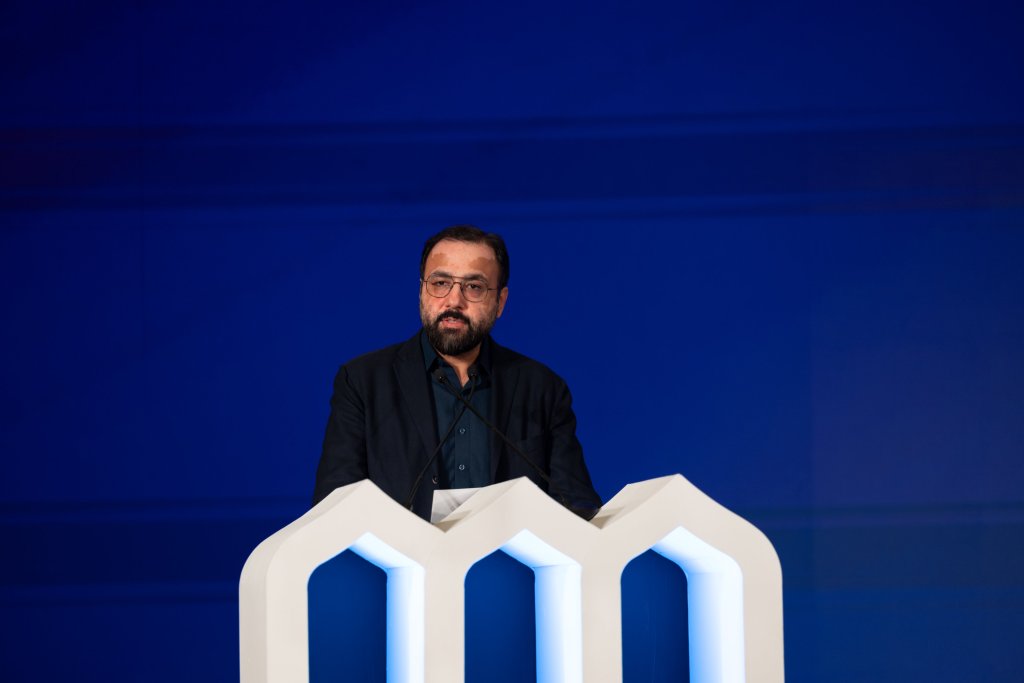 Le Ministre fédéral des affaires religieuses et de l’harmonie interreligieuse du Pakistan, M. Chaudhry Salik Hussain, lors de l’inauguration de la deuxième édition de la Conférence ConstruireDesPontsEntreLesÉcoled