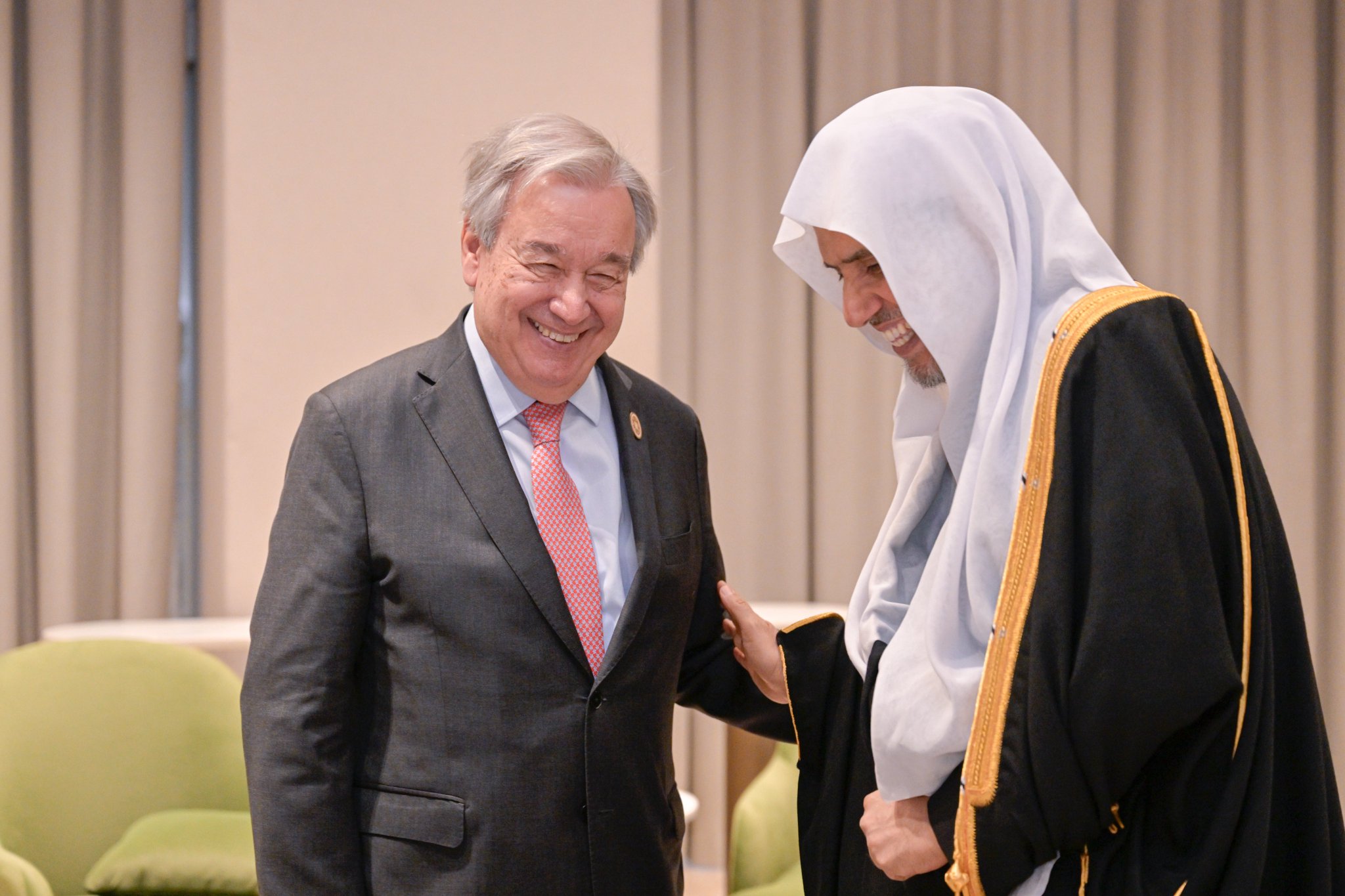 التقى معالي الأمين العام، رئيس هيئة علماء المسلمين، فضيلة الشيخ د.⁧‫ محمد العيسى‬⁩ ⁦‪‬⁩، في الرياض، معاليَ الأمين العام للأمم المتحدة، السيد أنطونيو غوتيريش