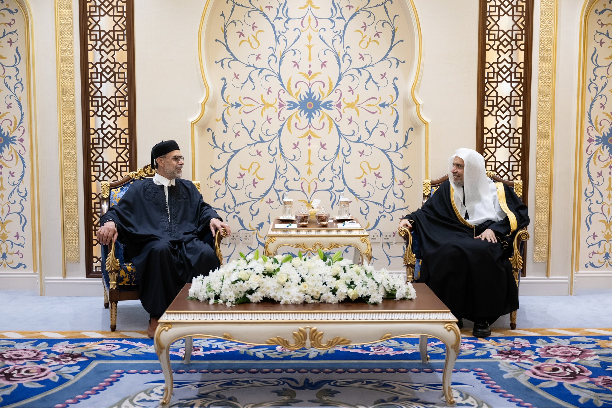  cheikh Mohammed Al-Issa , a reçu à La Mecque,  le Ministre du Gouvernement de la Libye, Président de l’Autorité générale des affaires du Hajj et de la Omra, M. Ali Mohamed Al-Bachir Hamouda, accompagné de sa délégation.